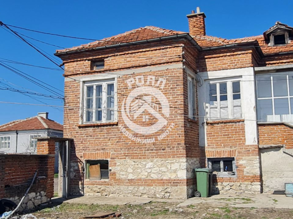 Роял имоти продава къща в с. Стряма - 0