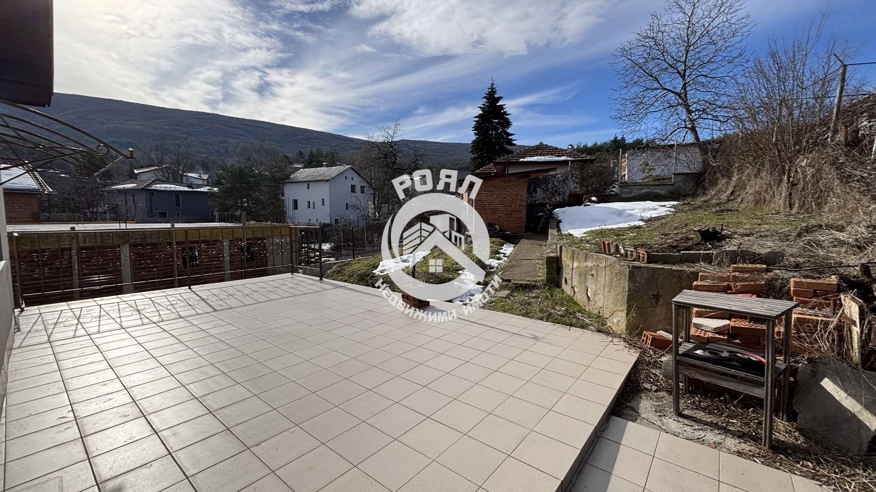 Роял имоти продава двуетажна къща в с.Гълъбово, област Пловдив - 0