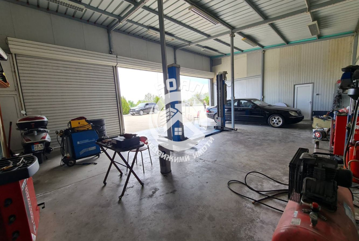 Роял имоти отдава под наем Автосервиз с парцел 5.620 дка в с. Стряма - 0