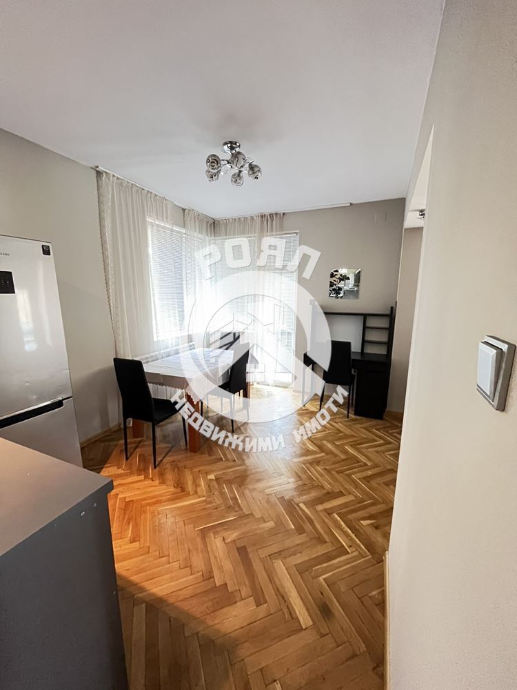 Роял имоти отдава под наем тристаен апартамент, Център, Пловдив - 0