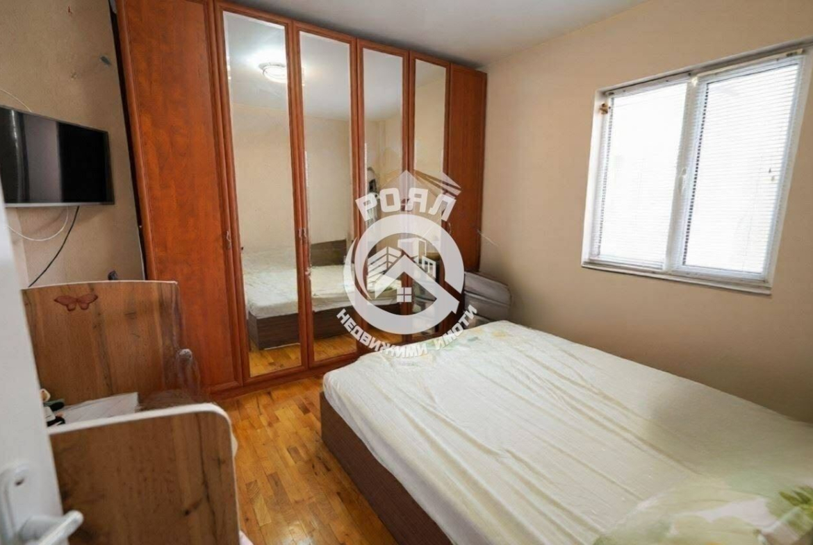 Роял имоти продава многостаен апартамент, Южен, Пловдив - 0