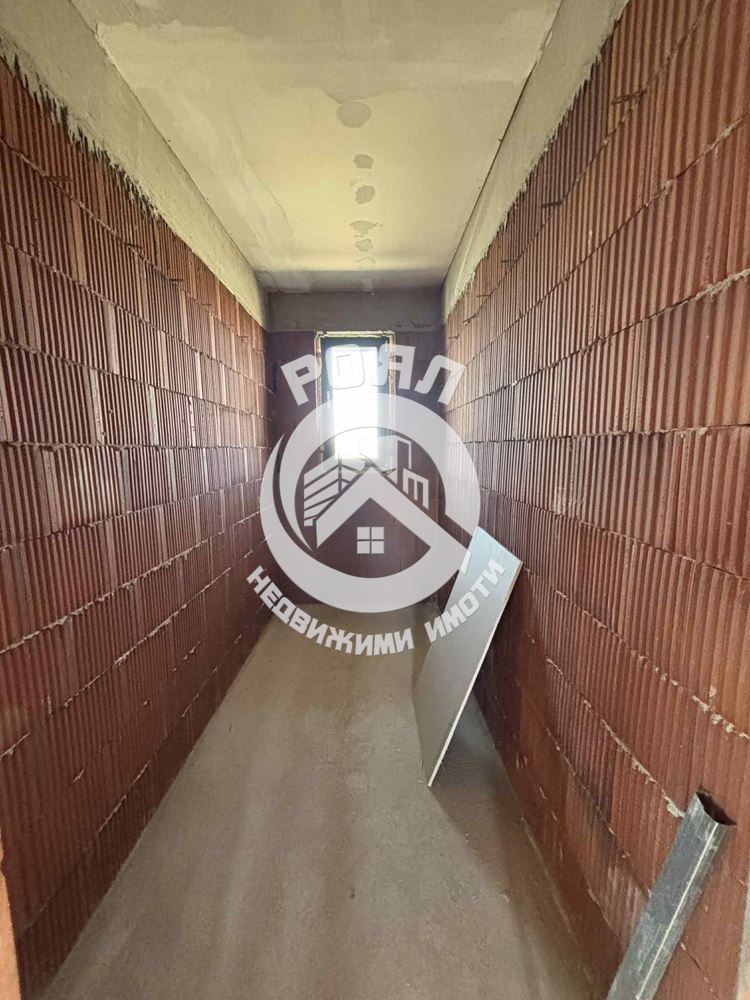 Роял Имоти предлага за продажба едноетажна къща в с. Оризари, област Пловдив - 0