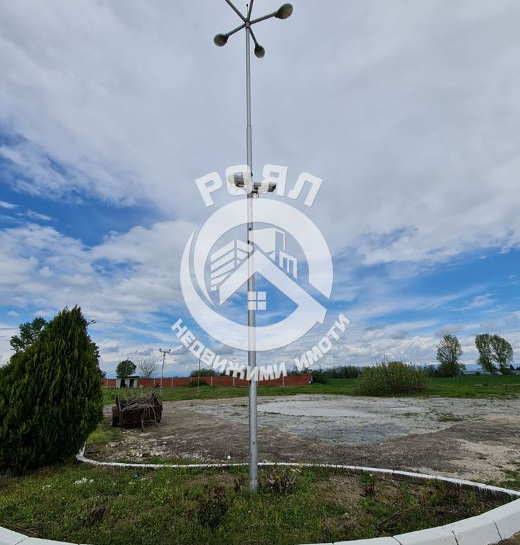 Роял имоти продава автосервиз в с. Стряма - 0