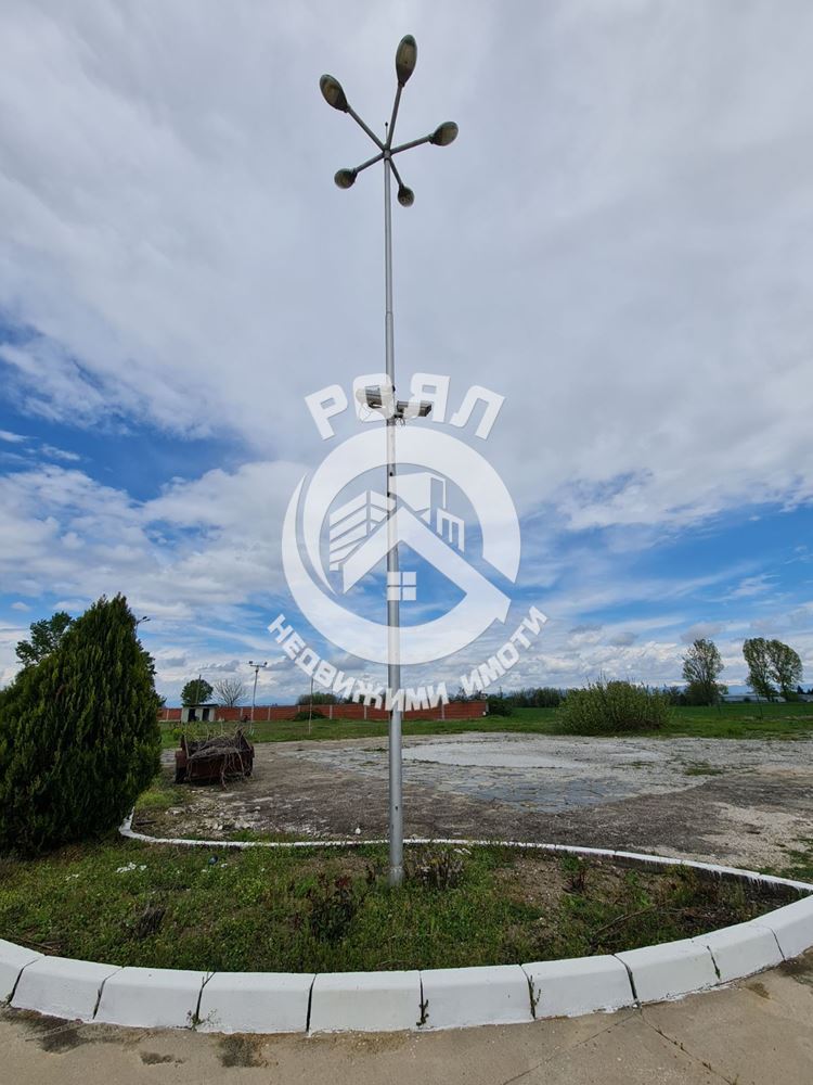 Роял имоти продава автосервиз в с. Стряма - 0