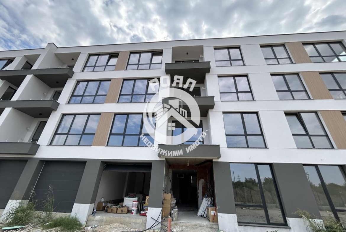 Роял Имоти продава едностаен апартамент в гр.Пловдив,кв.Остромила - 0