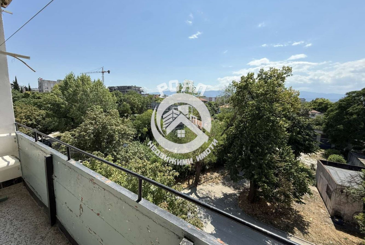 Роял имоти продава тристаен апартамент, Кючук Париж, Пловдив - 0