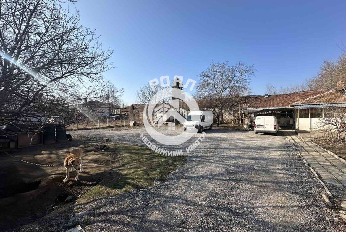 Роял Имоти продава къща с парцел за жилищно застрояване в гр. Стамболийски - 0