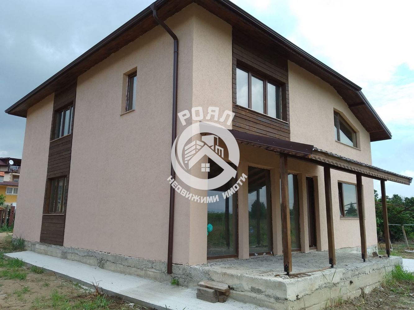 Роял Имоти продава двуетажна къща в гр.Стамболийски - 0