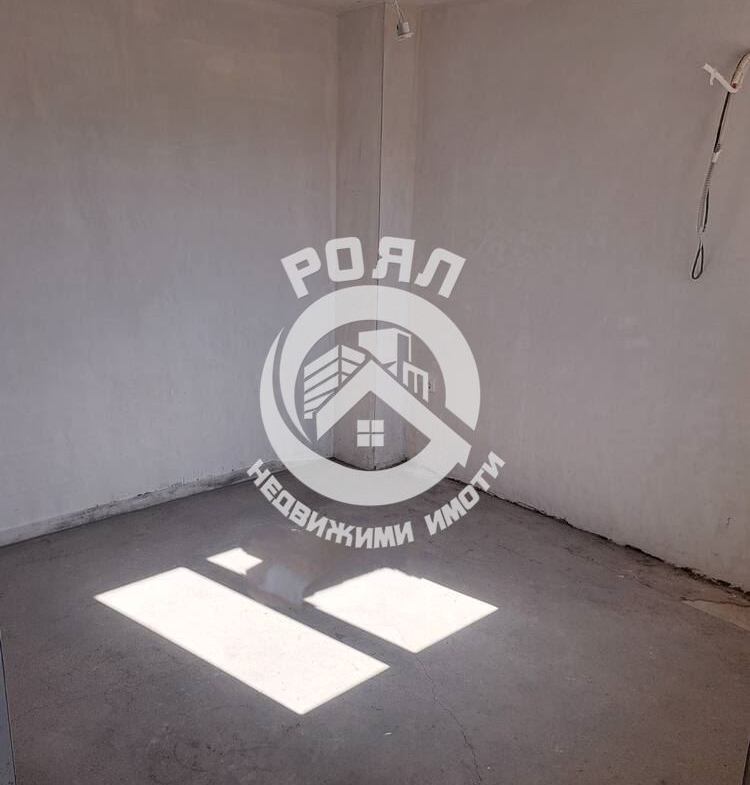 Роял имоти продава двустаен апартамент с веранда в затворен комплекс, гр. Пловдив, р-н Южен - 0