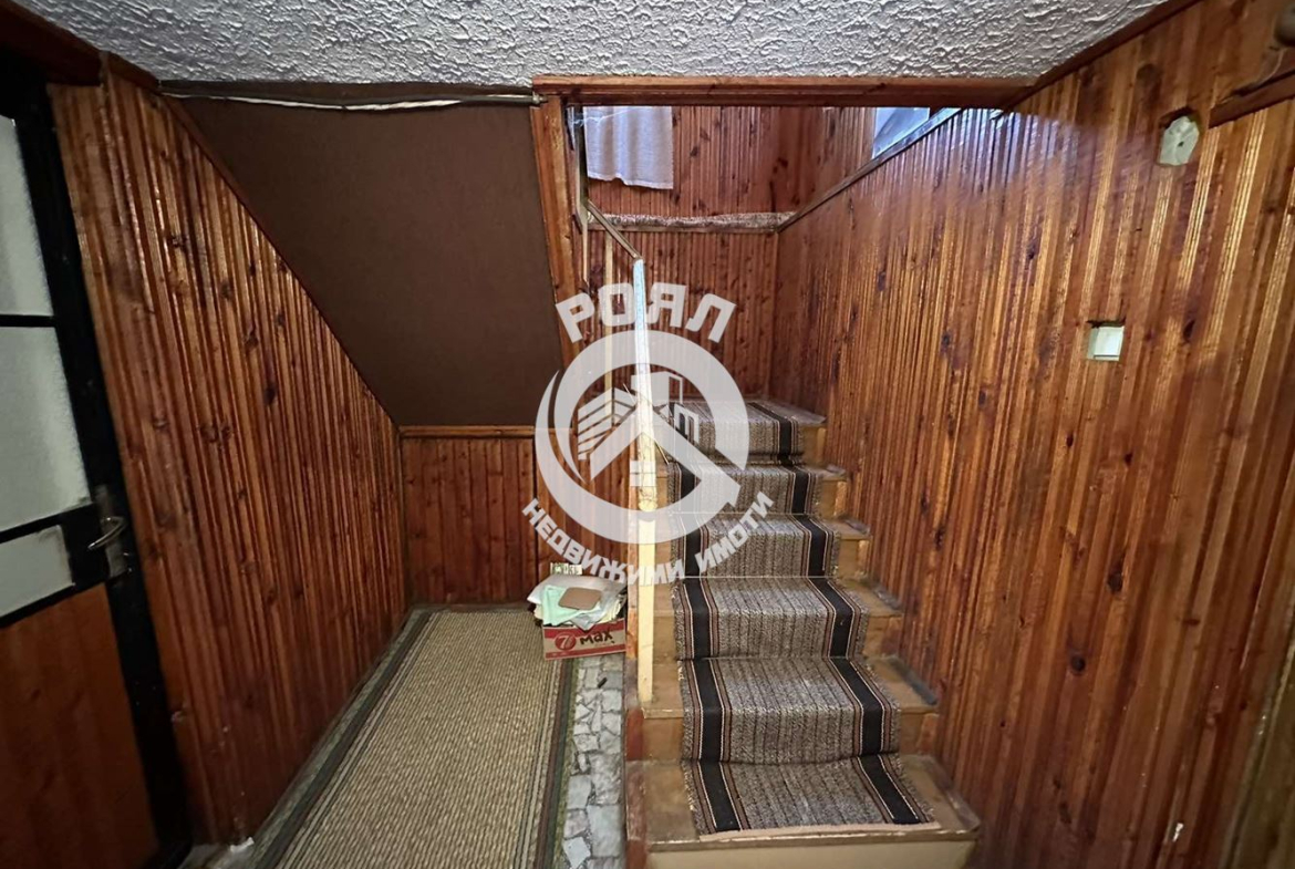 Роял Имоти продава двуетажна къща в село Брестовица - 0