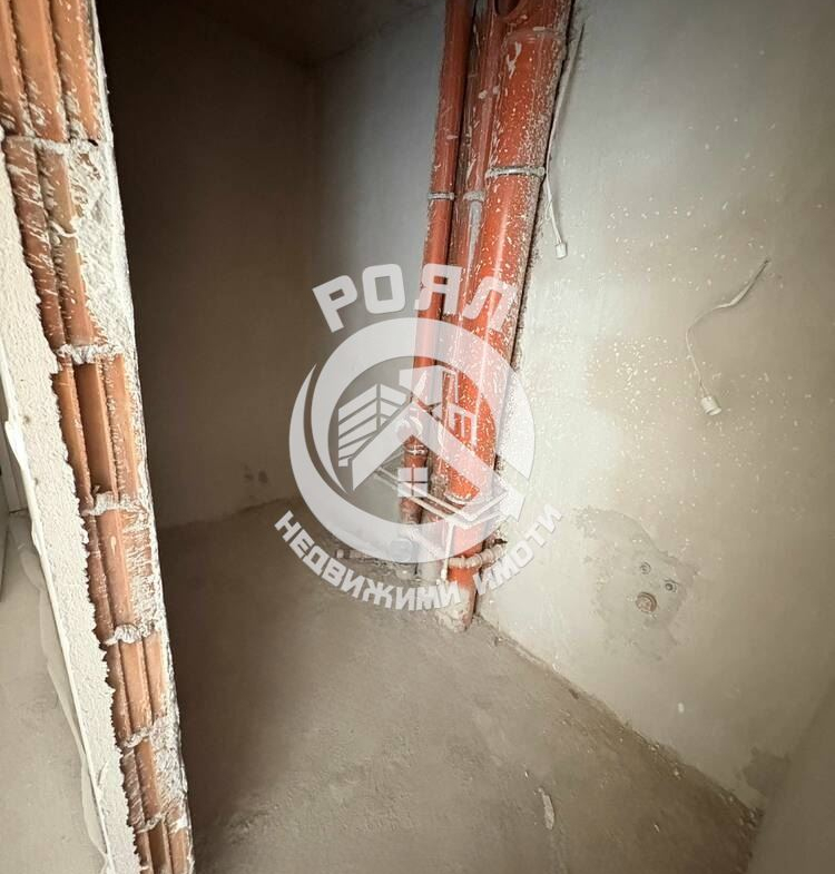 Роял имоти продава тристаен апартамент, Тракия, Пловдив - 0