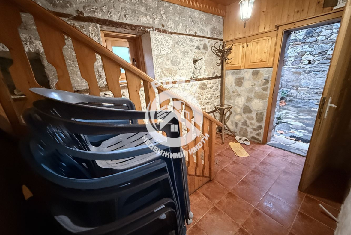 Роял Имоти продава самостоятелна къща за гости в с. Хвойна, област Смолян - 0