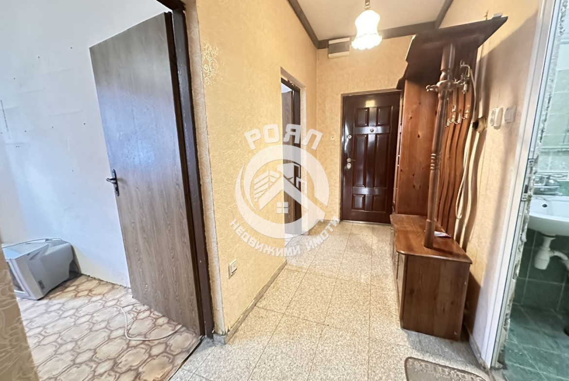 Роял Имоти продава тристаен апартамент, Център, Пловдив - 0