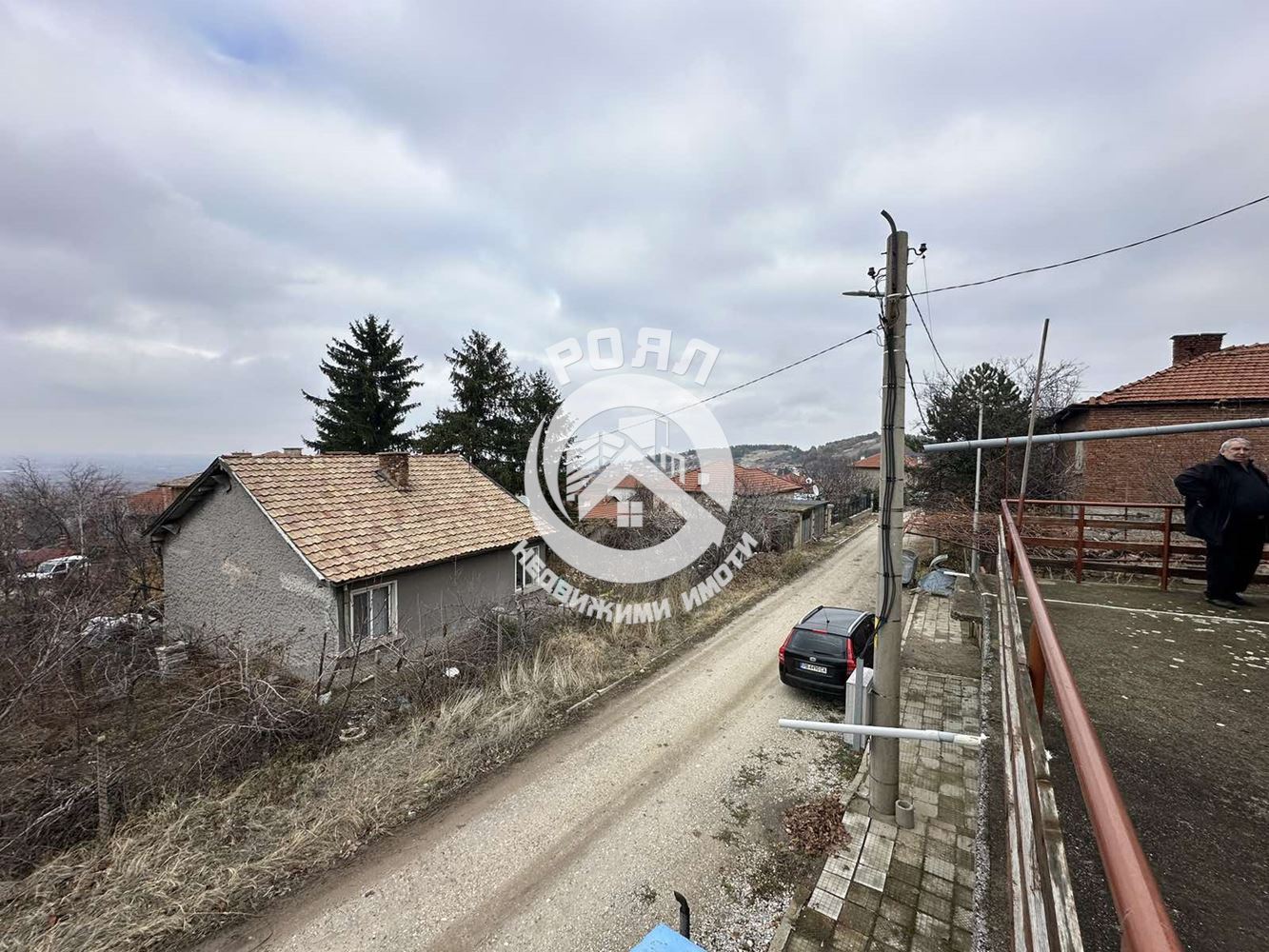 Роял Имоти продава двуетажна къща в село Брестовица - 0