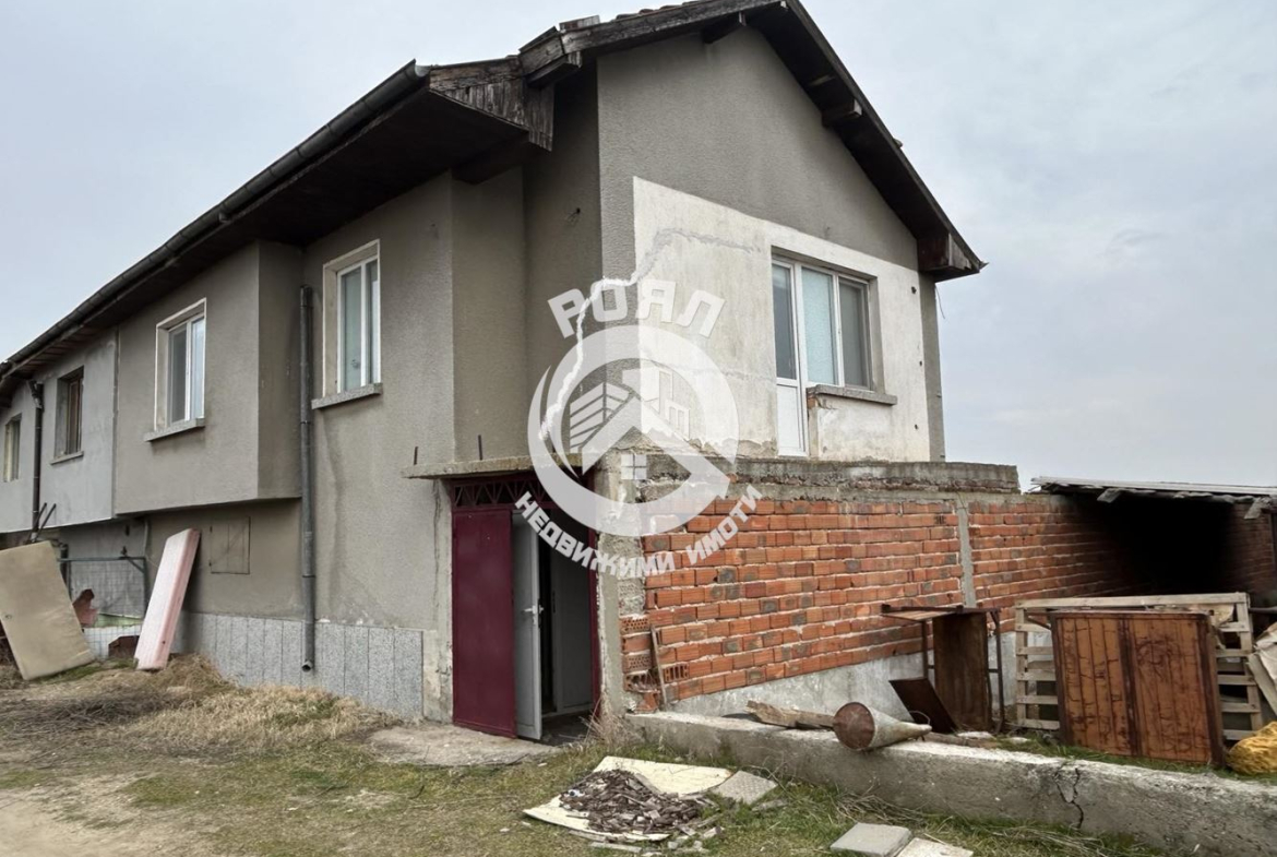 Роял Имоти продава къща в с.Радиново,обл.Пловдив - 0