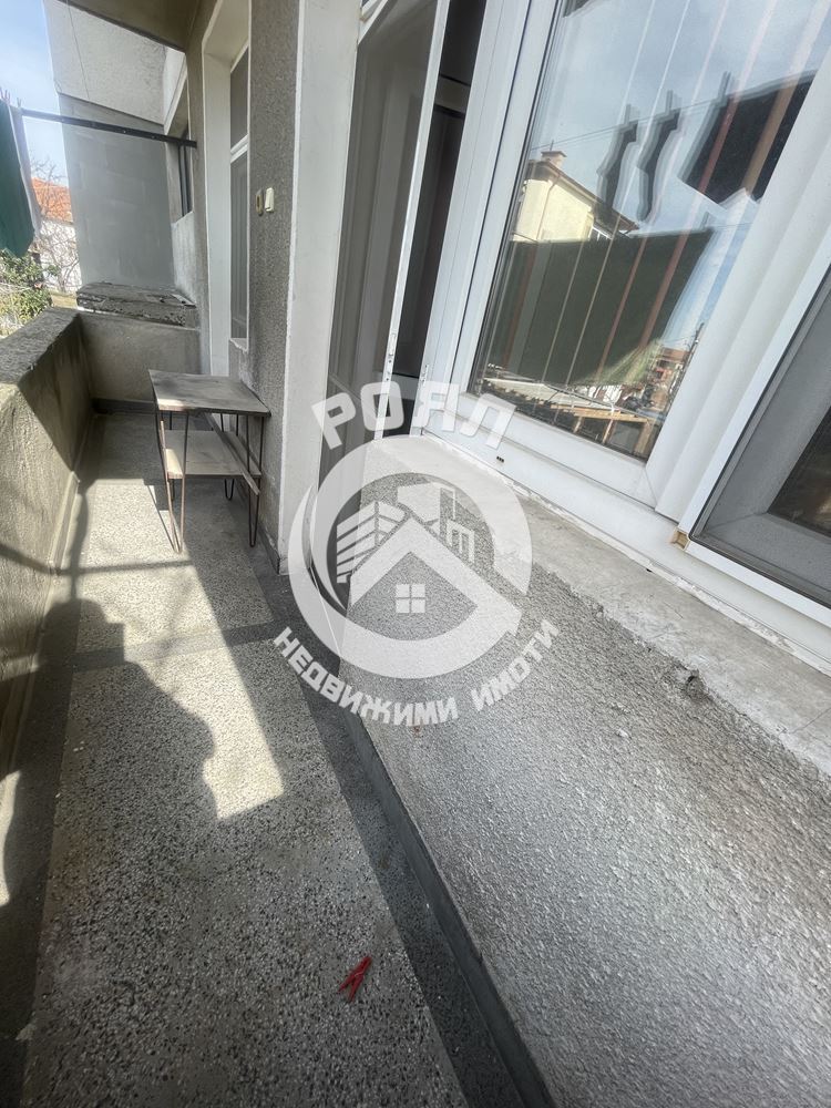 Роял имоти продава ЕКСКЛУЗИВНО тристаен апартамент, кв.Прослав!!!Напълно обзаведен!!!С Гараж и Паркомясто!!! - 0