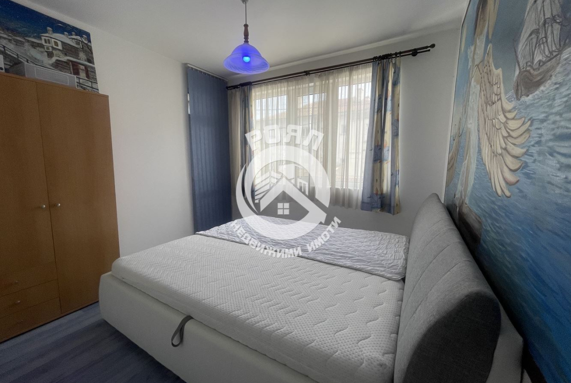 Роял имоти продава ЕКСКЛУЗИВНО тристаен апартамент, кв.Прослав!!!Напълно обзаведен!!!С Гараж и Паркомясто!!! - 0