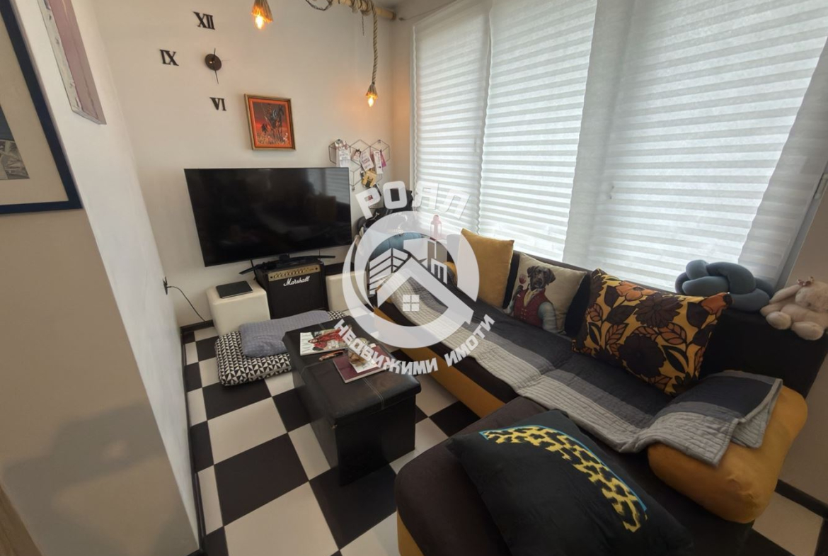 Роял Имоти продава тристаен,обзаведен апартамент в кв.Съдийски,гр.Пловдив - 0