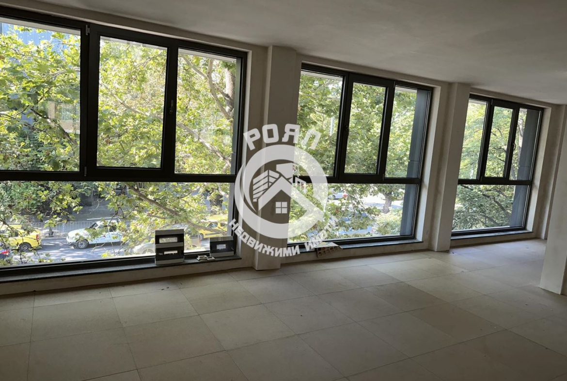 Роял имоти отдава под наем офис в Кючук Париж, Пловдив - 0