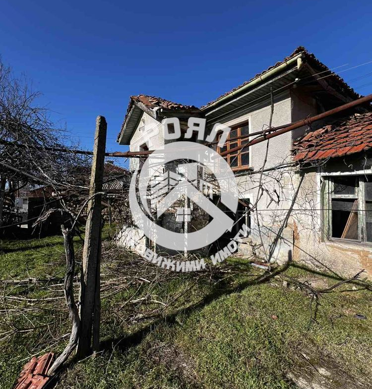 Роял имоти продава къща с дворно място в с. Паничери, община Хисаря - 0