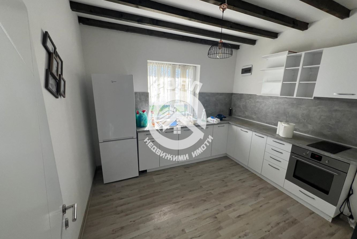 Роял имоти дава под наем къща в с.Браниполе - 0