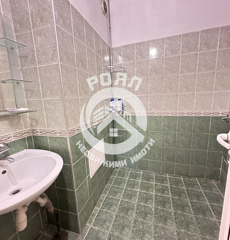 Роял Имоти продава тристаен апартамент, Център, Пловдив - 0