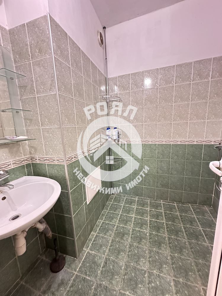 Роял Имоти продава тристаен апартамент, Център, Пловдив - 0