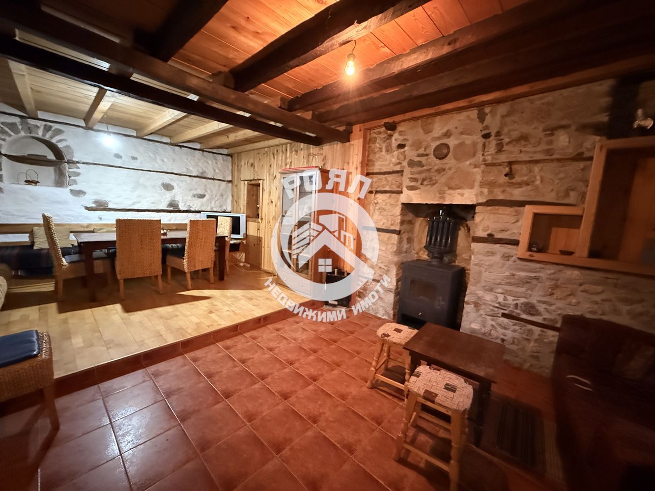 Роял Имоти продава самостоятелна къща за гости в с. Хвойна, област Смолян - 0