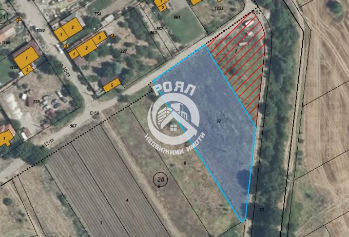 Роял Имоти продава парцел в с.Бенковски - 0