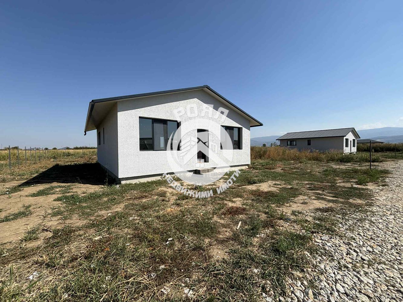 Роял Имоти предлага за продажба едноетажна къща в с. Оризари, област Пловдив - 0