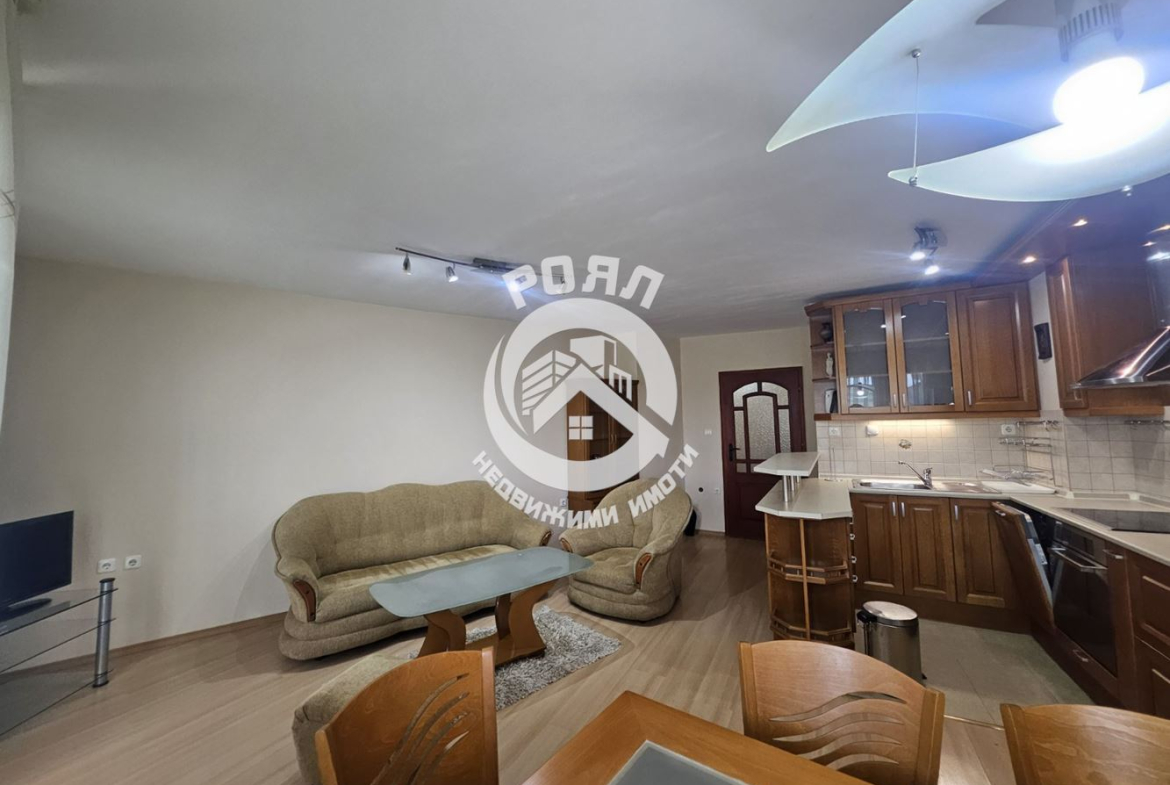 Роял имоти продава тристаен апартамент, Каменица 2, Пловдив - 0