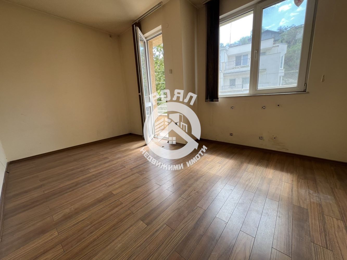 Роял имоти продава многостаен апартамент, Център, Пловдив - 0