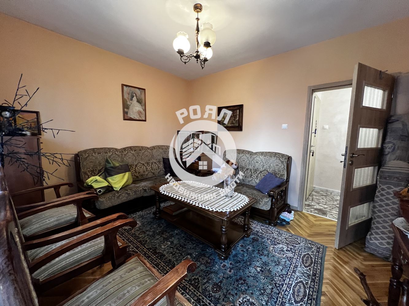 Роял имоти продава етаж от къща + мансарден двустаен апартамент, гараж, Прослав, Пловдив - 0