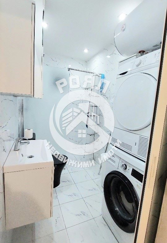 Роял Имоти продава самостоятелна къща в с.Цалапица - 0