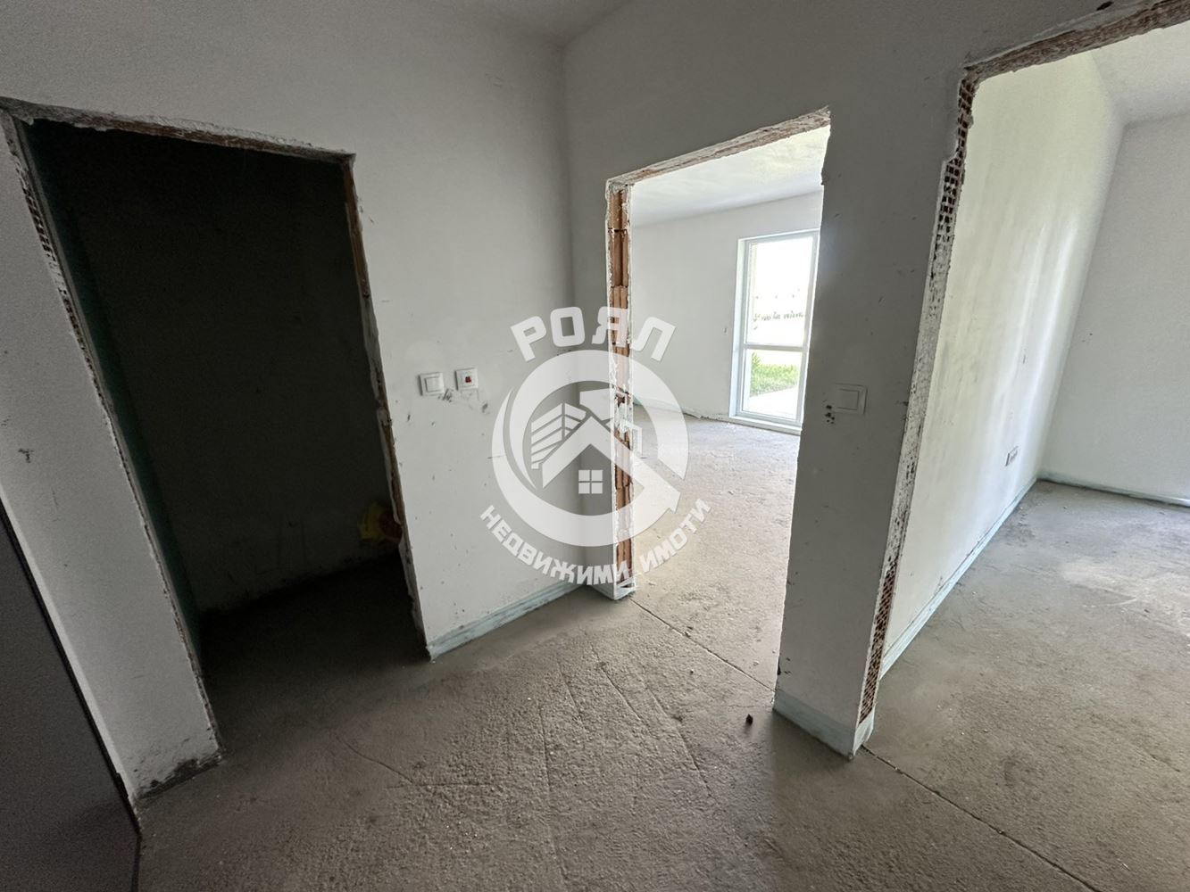 Роял Имоти продава двустаен апартамент с двор, Беломорски, Пловдив - 0