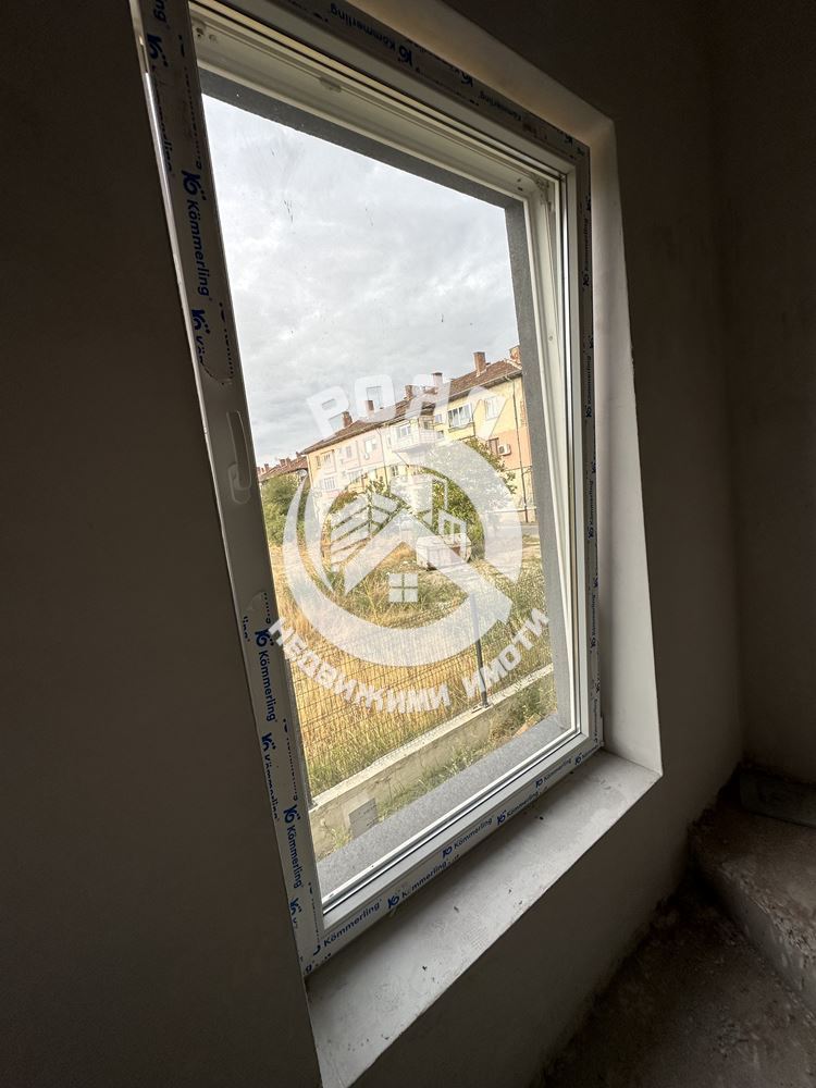 Роял Имоти продава Ексклузивно две двуетажни къщи в гр.Стамболийски - 0