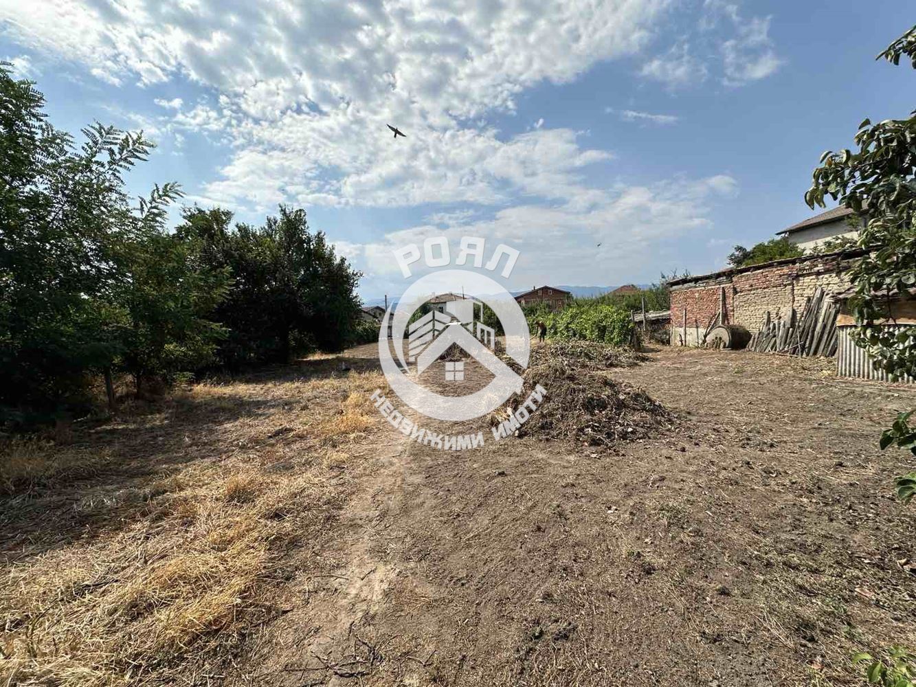 Роял имоти продава Ексклузивно двуетажна къща с двор в с.Йоаким Груево - 0