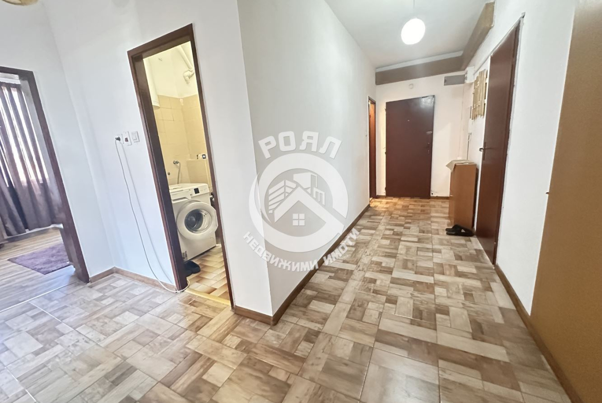 Роял имоти продава тристаен апартамент, Център, Пловдив - 0