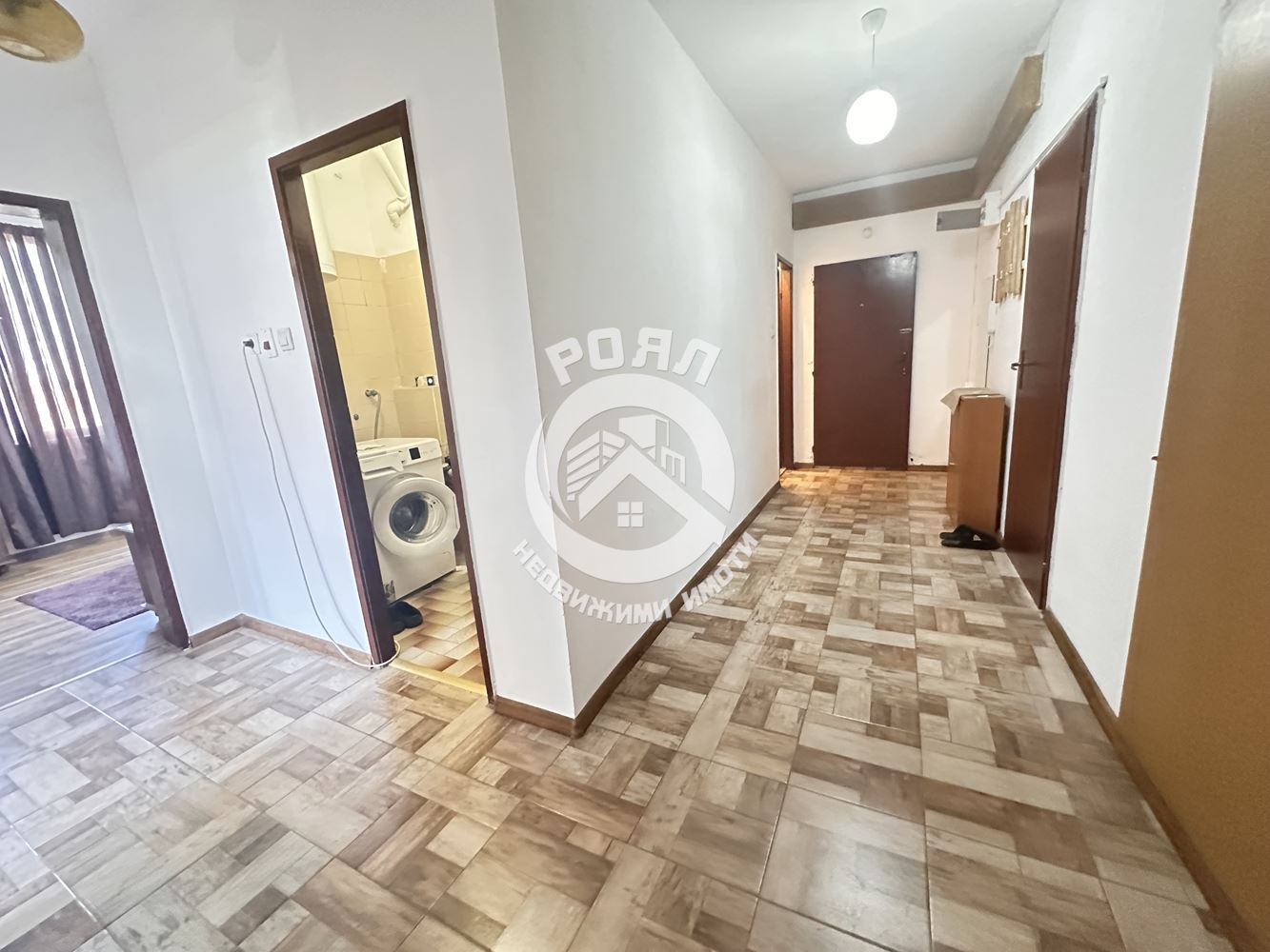 Роял имоти продава тристаен апартамент, Център, Пловдив - 0