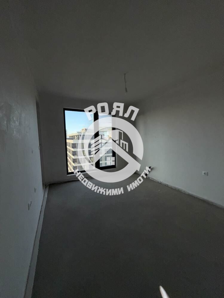 Роял имоти продава двустаен апартамент, Тракия, Пловдив - 0