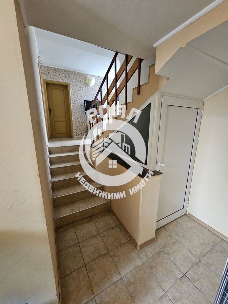 Роял Имоти продава Ексклузивно самостоятелна, обзаведена къща с двор в село Брестник, Пловдив - 0