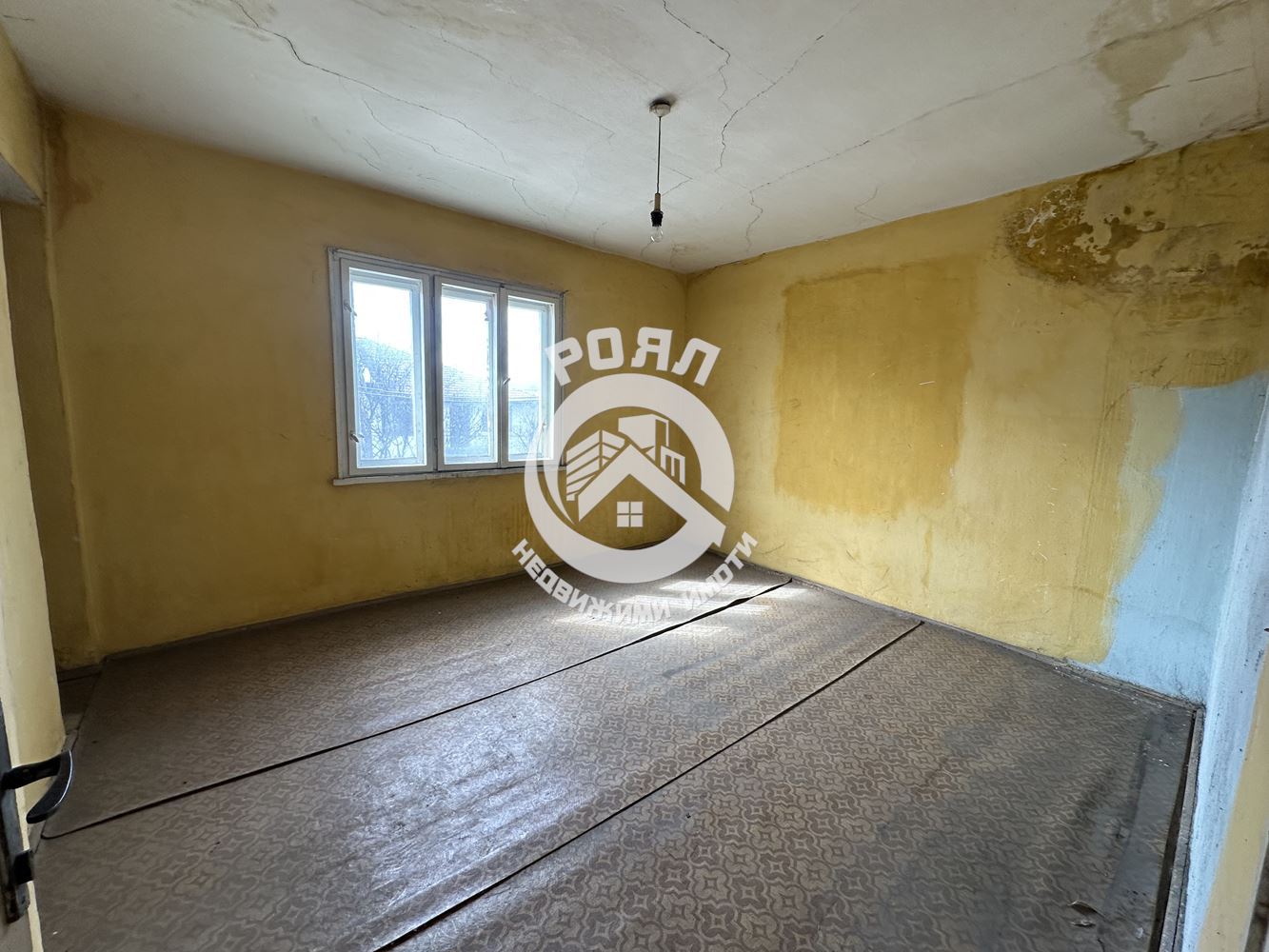 Роял Имоти продава Ексклузивно етаж от къща в гр.Стамболийски - 0