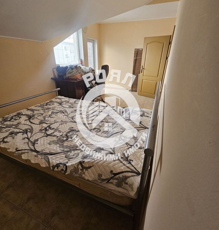 Роял Имоти продава Ексклузивно самостоятелна, обзаведена къща с двор в село Брестник, Пловдив - 0