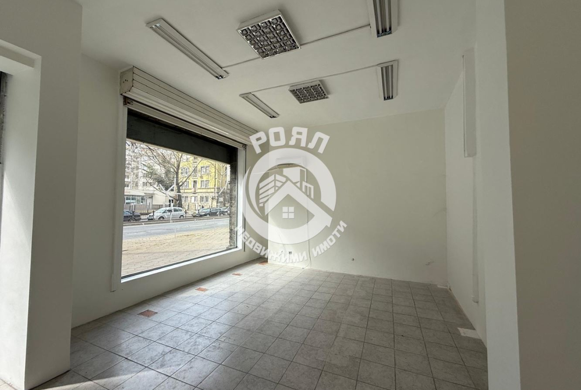 Роял имоти отдава магазин на Центъра на град Пловдив - 0