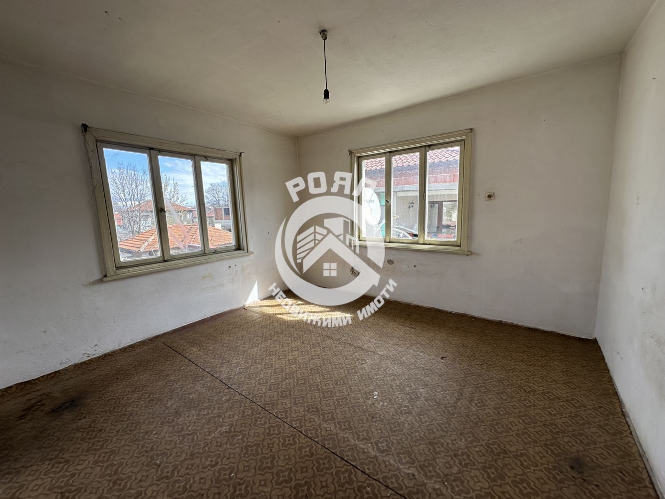 Роял Имоти продава Ексклузивно етаж от къща в гр.Стамболийски - 0