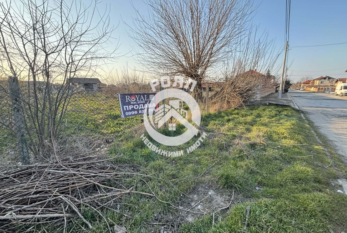 Роял Имоти предлага за продажба парцел в с. Бенковски - 0