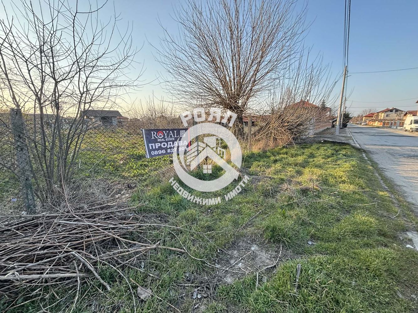 Роял Имоти предлага за продажба парцел в с. Бенковски - 0