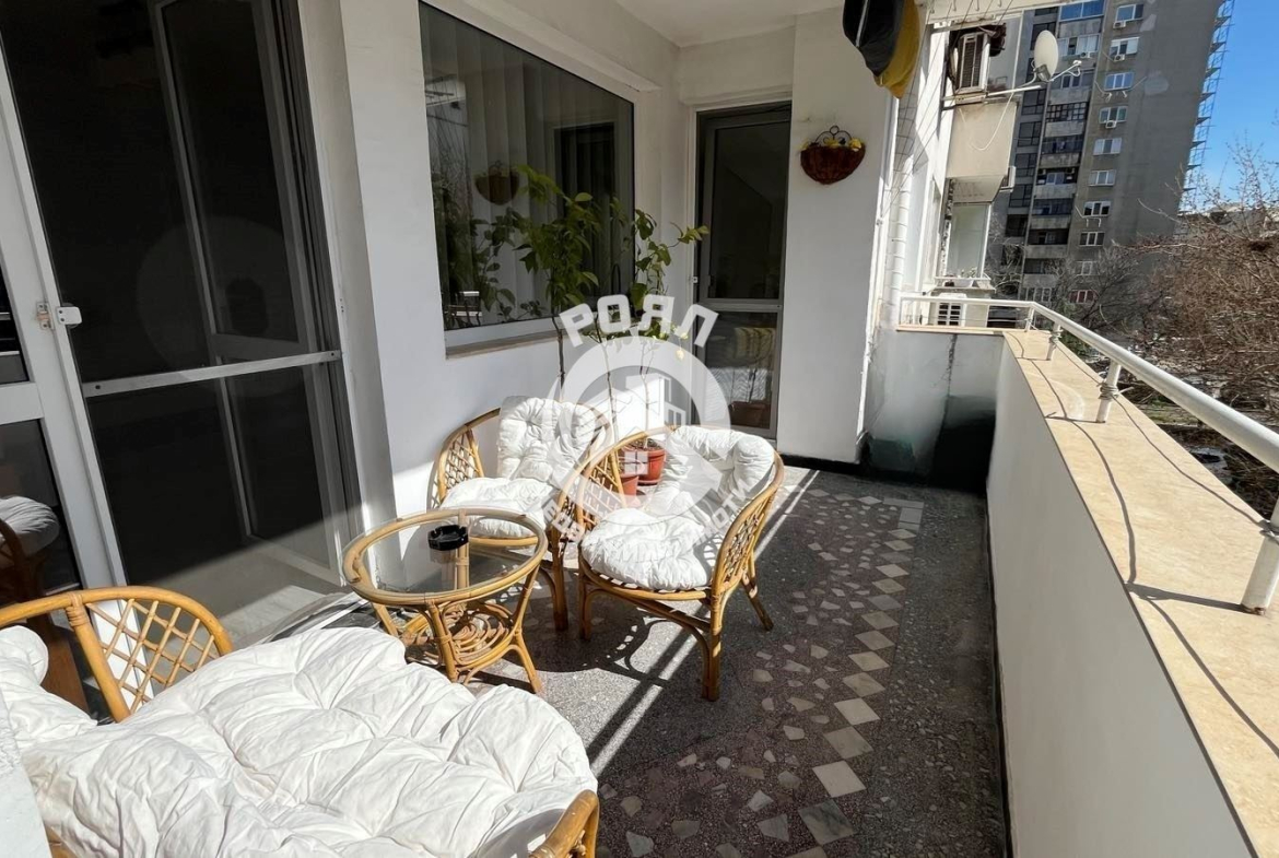 Роял Имоти отдава под наем четитистаен апаркамент в кв.Каменица - 0