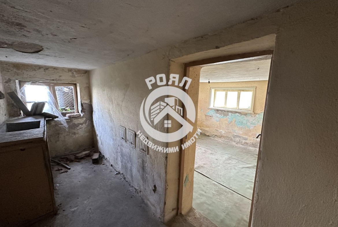 Роял Имоти продава Ексклузивно етаж от къща в гр.Стамболийски - 0