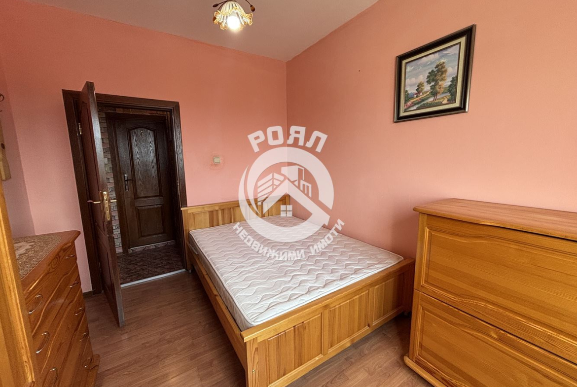 Роял Имоти продава ЕКСКЛУЗИВНО двустаен апартамент с три отделни помещения в кв. Южен, Пловдив - 0